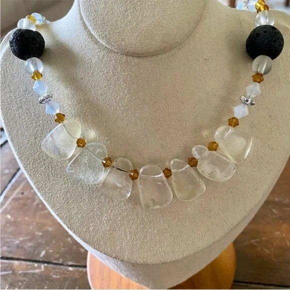 Natural quartz sea glass necklace pendant with coal beads - Picture 5 of 5